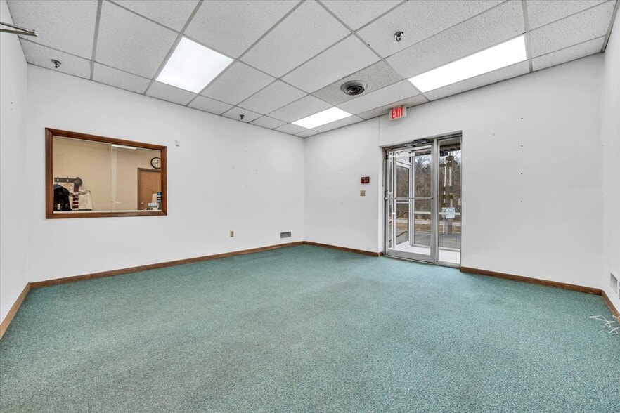 More Photos Of 650 Frith Dr, Ridgeway Manufacturing For Lease