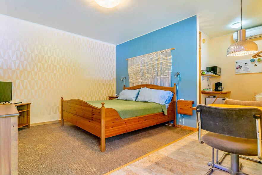 More Photos Of 5355 NY-212 Rt, Mount Tremper Hotel For Sale