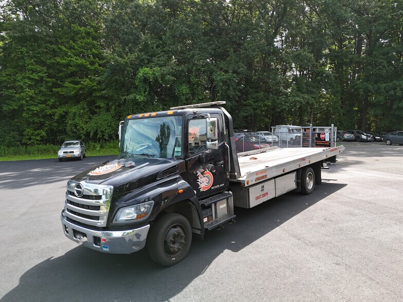 More Photos Of 280 Ushers Rd, Clifton Park Auto Repair For Sale