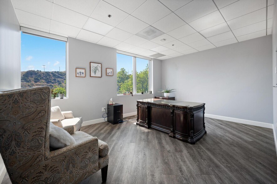 More Photos Of 28212 Kelly Johnson Pky, Valencia Medical For Lease