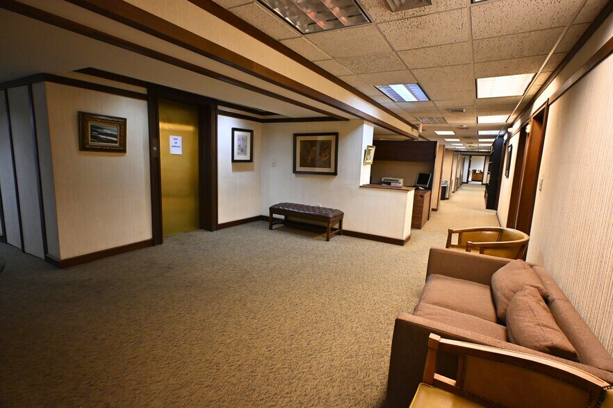 More Photos Of 2650 Biscayne Blvd, Miami Office For Lease