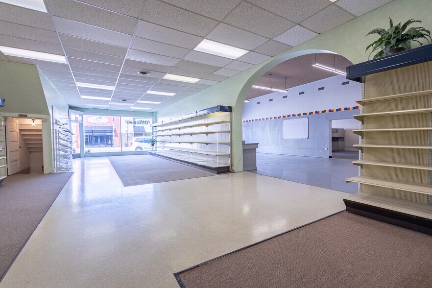 More Photos Of 2313 13th, Columbus General Retail For Sale