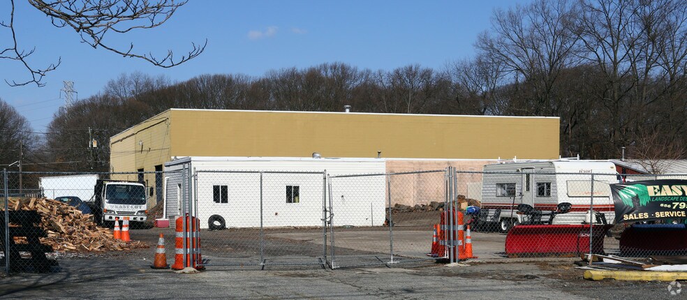 More Photos Of 2624 Powell Ave, Pennsauken Warehouse For Lease
