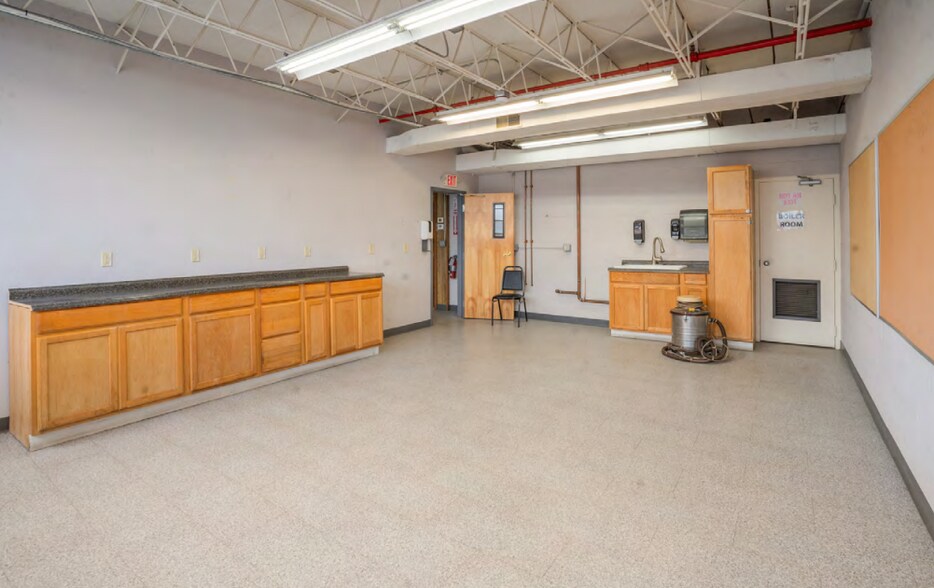 More Photos Of 31 W Bacon St, Plainville Warehouse For Sale