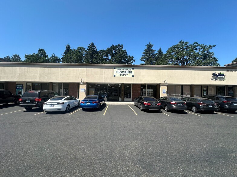 More Photos Of 14621-14629 SE McLoughlin Blvd, Portland Storefront Retail Office For Sale