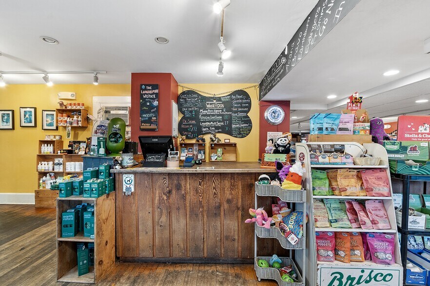 More Photos Of 489 Concord Ave, Cambridge Veterinarian Kennel For Sale