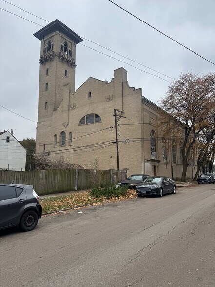 More Photos Of 5001 S Hermitage Ave, Chicago Religious Facility For Sale