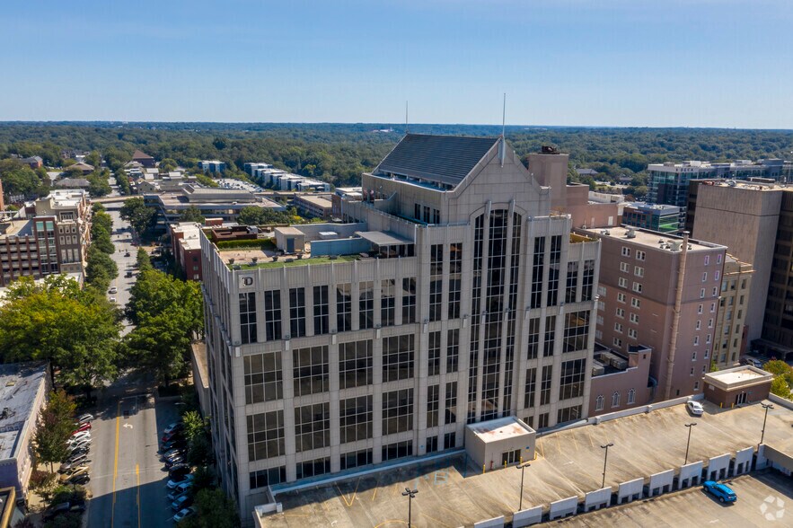 More Photos Of 104 S Main St, Greenville Office For Lease