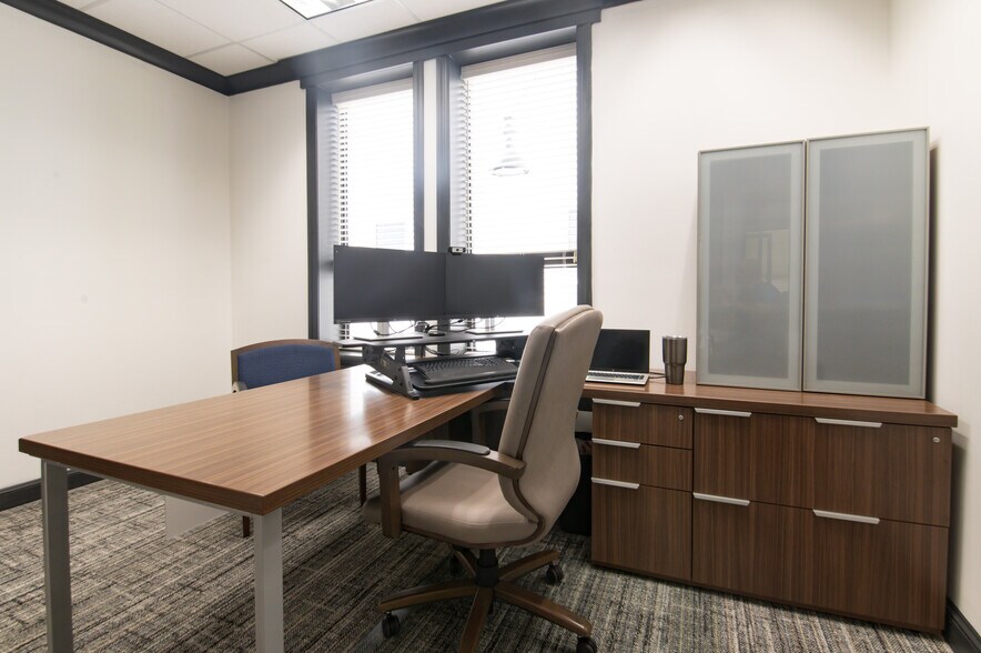 More Photos Of 442 W Kennedy Blvd, Tampa Office For Lease