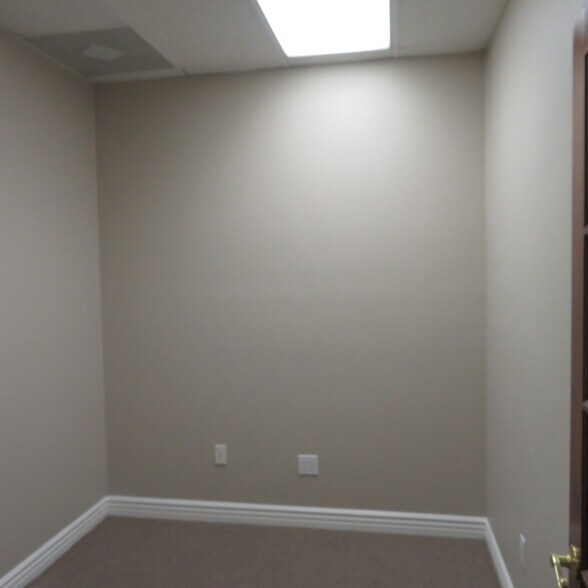 More Photos Of 17026-17030 E Cypress St, Covina Medical For Lease