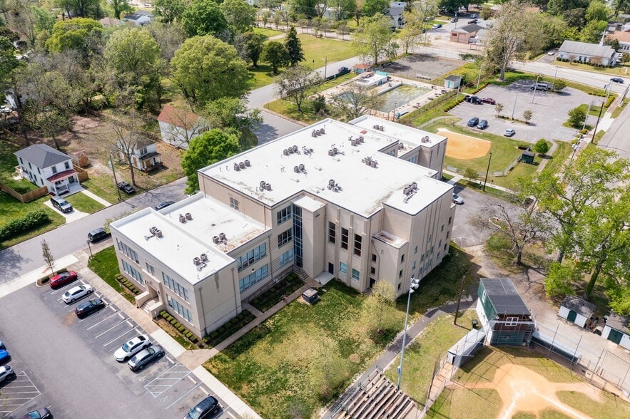 More Photos Of 200 Claremont Ave, Hampton Apartments For Sale