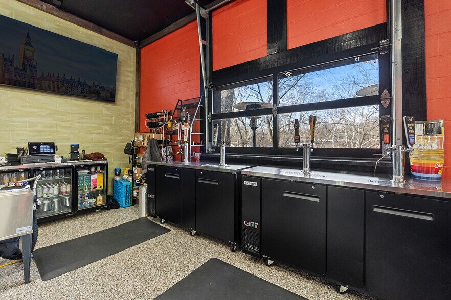 More Photos Of 97 E Main St, Batavia Office For Sale