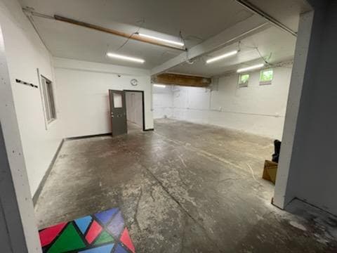 More Photos Of 2019-2021 SE Belmont St, Portland Showroom For Lease