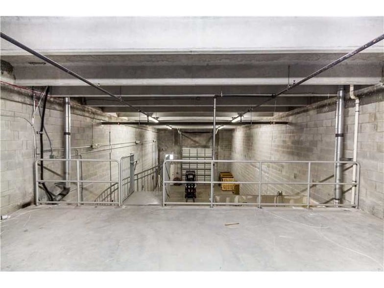 More Photos Of 11379-11399 NW 122nd St, Medley Warehouse For Sale
