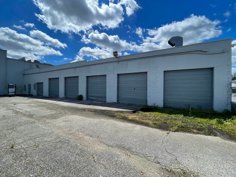 More Photos Of 5808-5812 Ritchie Highway, Baltimore Auto Repair For Sale
