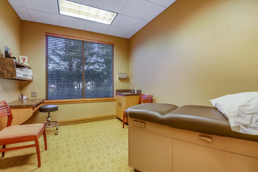 More Photos Of 659 W Hamilton Ave, Eau Claire Medical For Sale