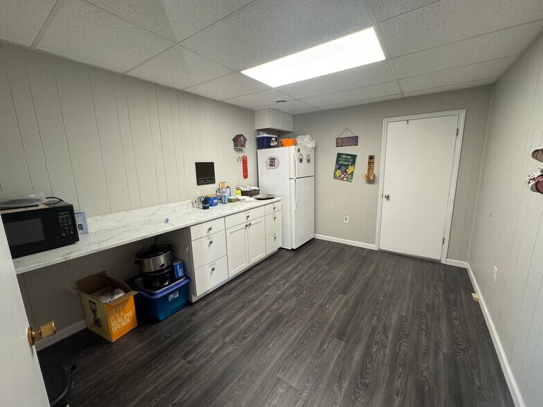 More Photos Of 103 N Highway 25 Byp, Greenville Warehouse For Sale