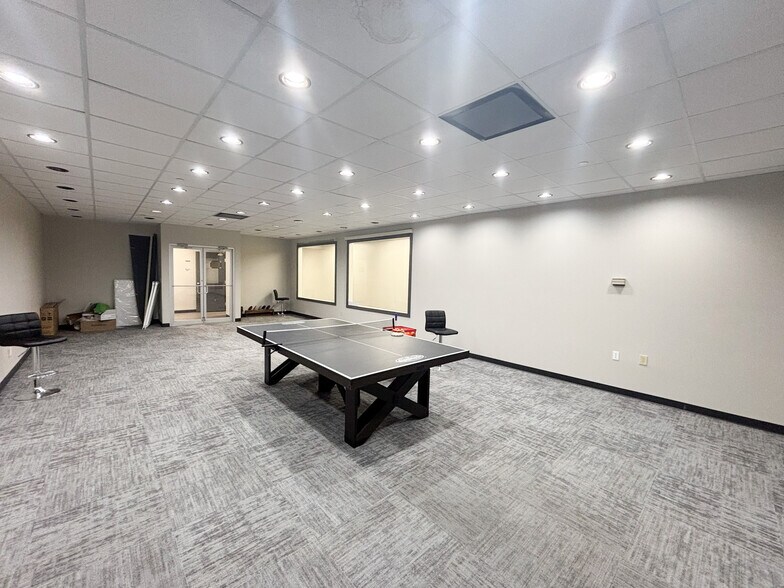 More Photos Of 3171 E Sunshine St, Springfield Office Residential For Lease