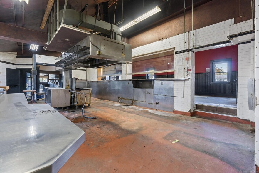 More Photos Of 24 W Main St, Avon Restaurant For Lease