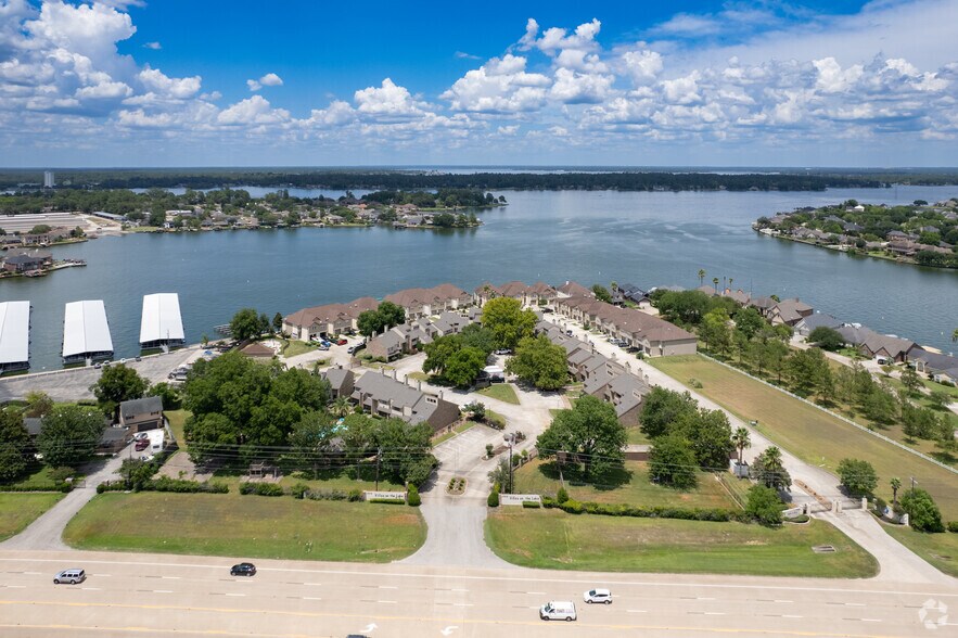 More Photos Of 17578 Highway 105, Montgomery Hotel For Sale