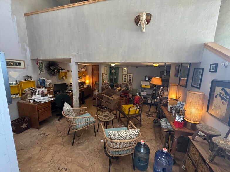 More Photos Of 3577 AZ-77, Taylor Office For Sale