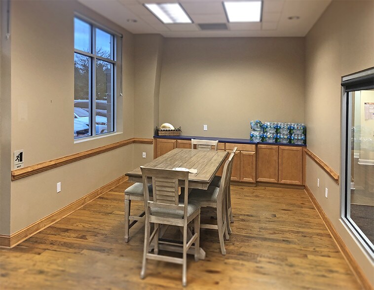 More Photos Of 6101 N Gazebo Park Pl, Jacksonville Office For Lease