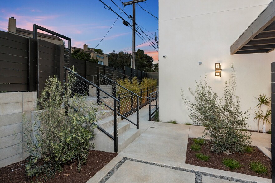 More Photos Of 5727 Lauretta St, San Diego Apartments For Sale