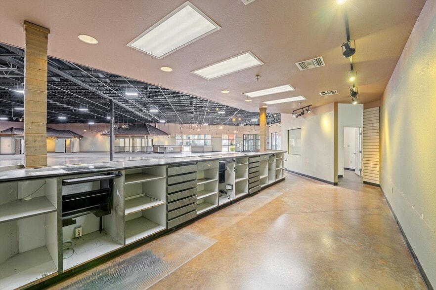 More Photos Of 1759 W Avenue J12, Lancaster Freestanding For Lease