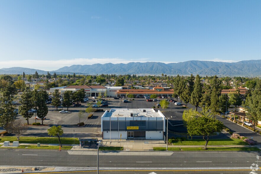 More Photos Of 170 E Base Line Rd, Rialto Bank For Lease