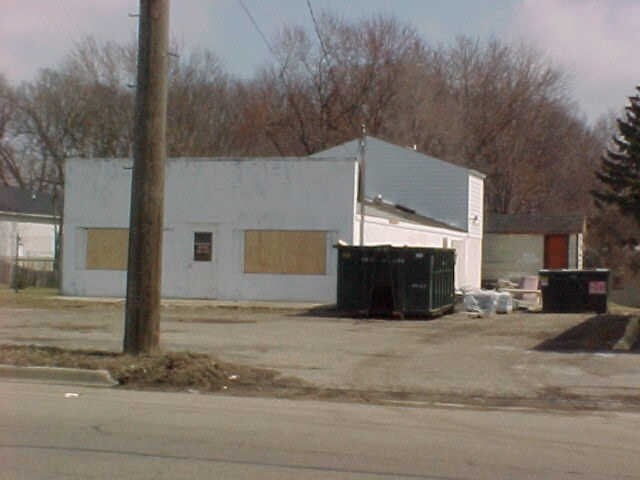 More Photos Of 3008 Turner St, Lansing Warehouse For Sale
