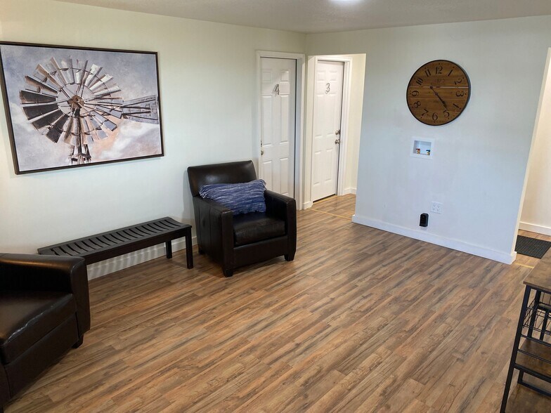 More Photos Of 8705 E 63rd Trafficway, Kansas City Apartments For Sale