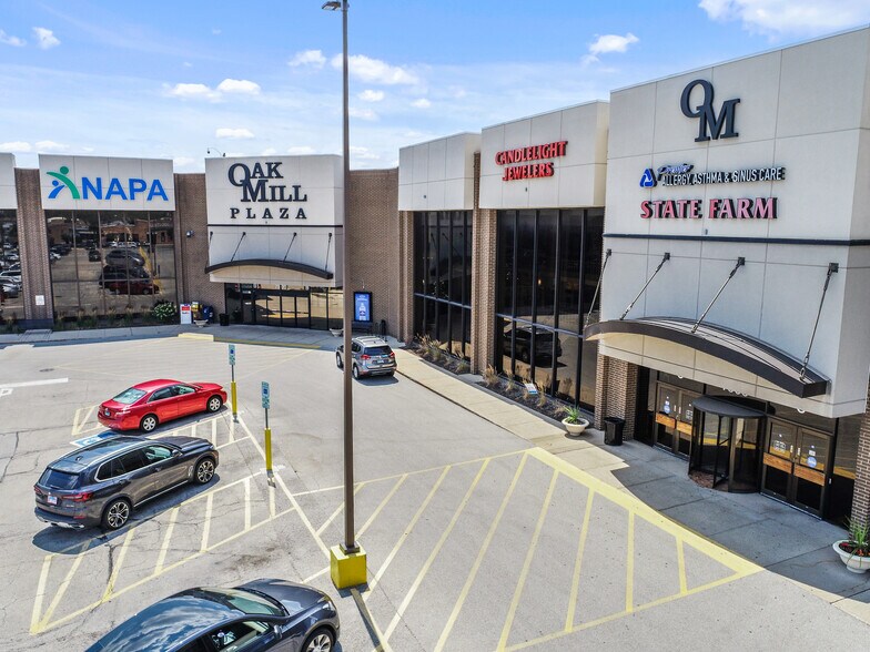 More Photos Of 7900 N Milwaukee Ave, Niles Unknown For Lease