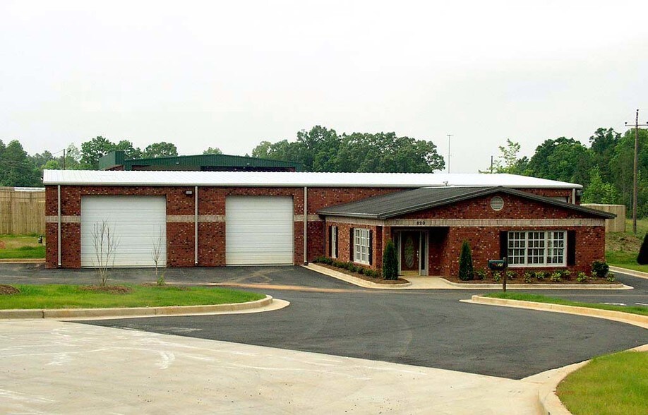 More Photos Of 820 Brogdon Rd, Suwanee Warehouse For Sale