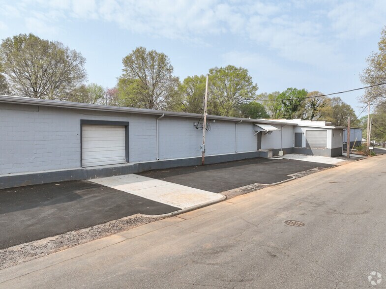 More Photos Of 600 Park Dr, Statesville Warehouse For Sale