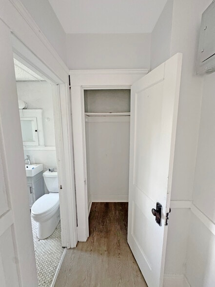 More Photos Of 1156 Carl Ave, Cleveland Apartments For Sale