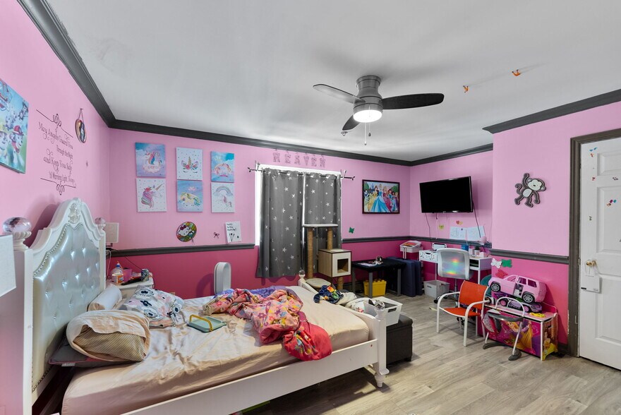 More Photos Of 29 Laren St, Wahnapitae Apartments For Sale
