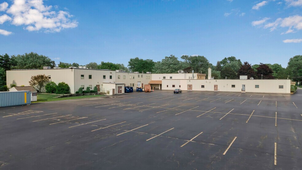 More Photos Of 7290 Nash Rd, North Tonawanda Showroom For Sale