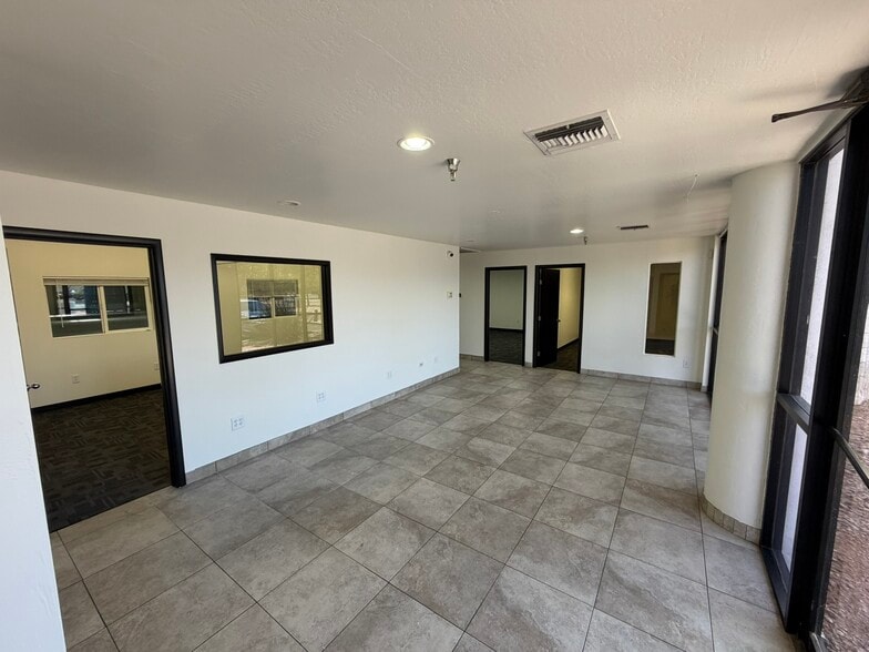 More Photos Of 6532 W Flint St, Chandler Warehouse For Lease