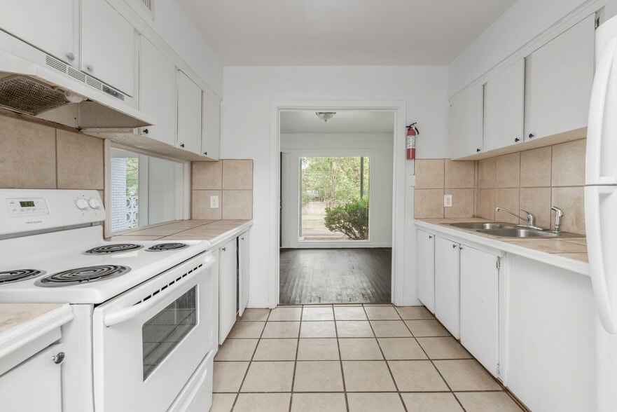 More Photos Of 3701-3743 Wesley Dr, Montgomery Apartments For Sale