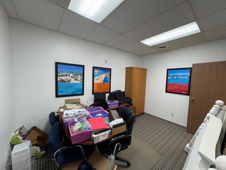 More Photos Of 5604 W 41st St, Sioux Falls Office For Sale