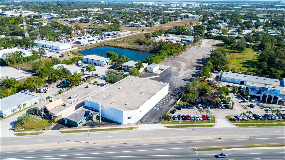 More Photos Of 13755 U.S. Highway 19 N, Clearwater Warehouse For Lease