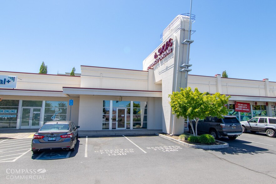 More Photos Of 3835 SW 21st St, Redmond Unknown For Lease