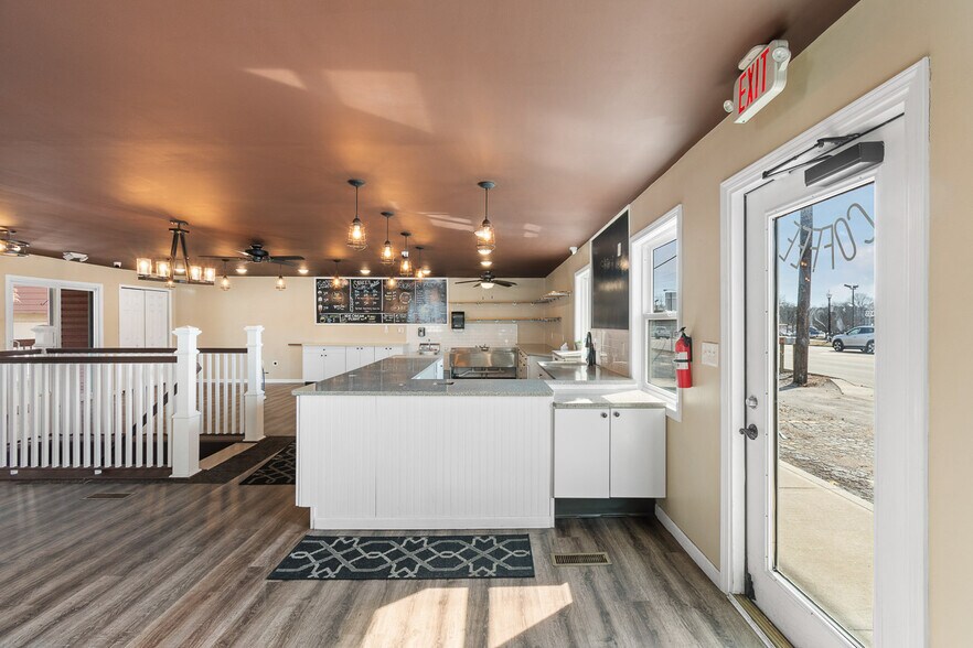 More Photos Of 1177 Canton Rd, Akron Storefront For Sale