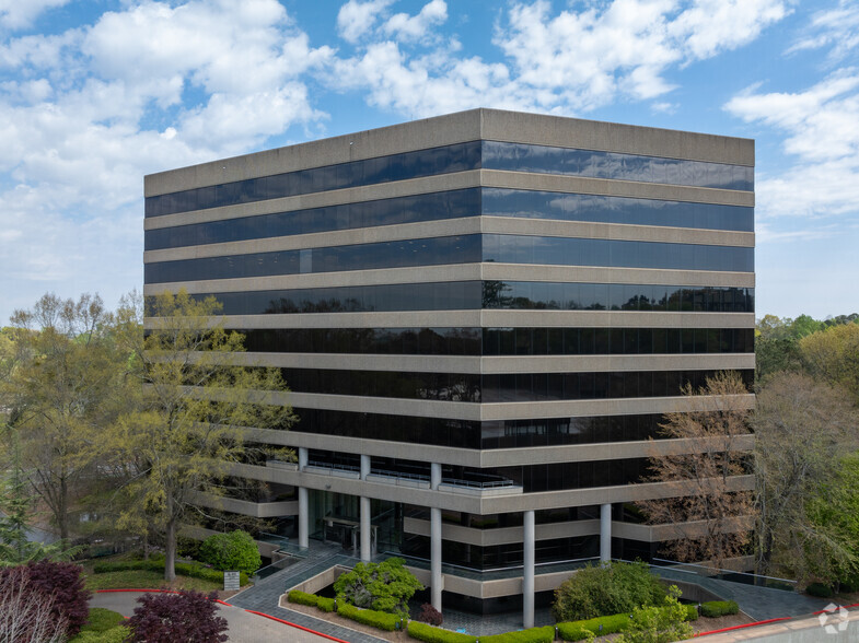 Primary Photo Of 400 Northridge Rd, Atlanta Office For Lease