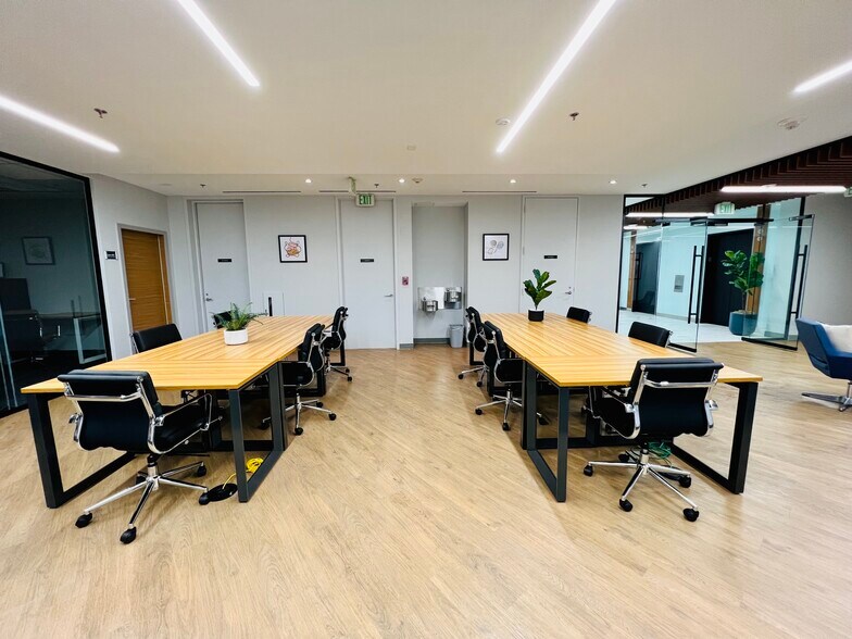 More Photos Of 7918 Jones Branch Dr, McLean Office For Lease