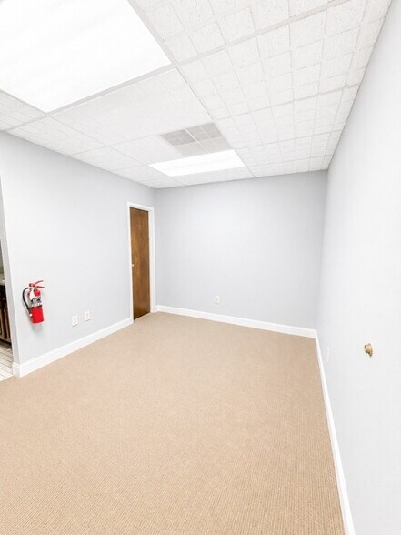 More Photos Of 490 Schooleys Mountain Rd, Hackettstown Office For Sale