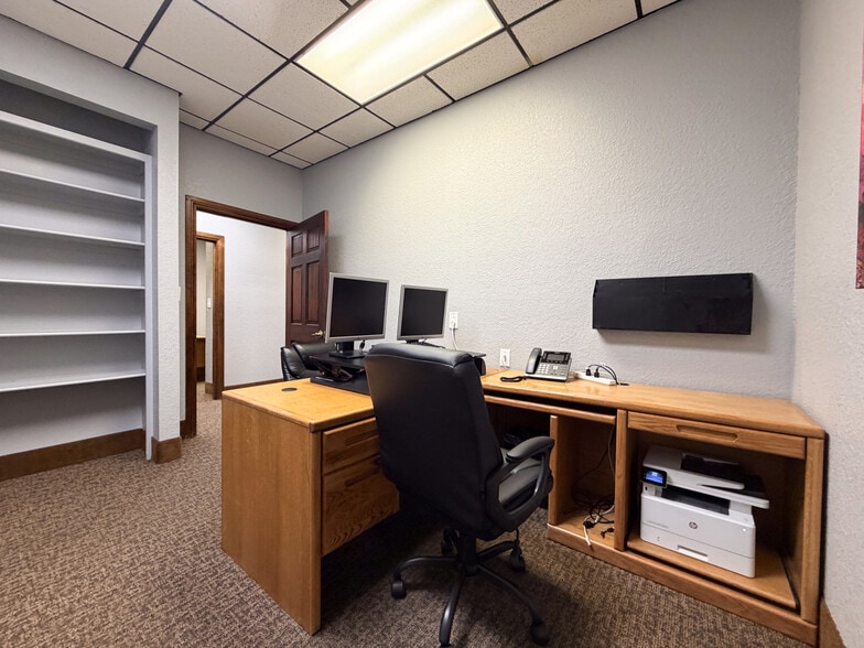 More Photos Of 601 S Rancho Dr, Las Vegas Medical For Sale