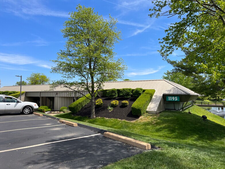 More Photos Of , Creve Coeur Office For Sale