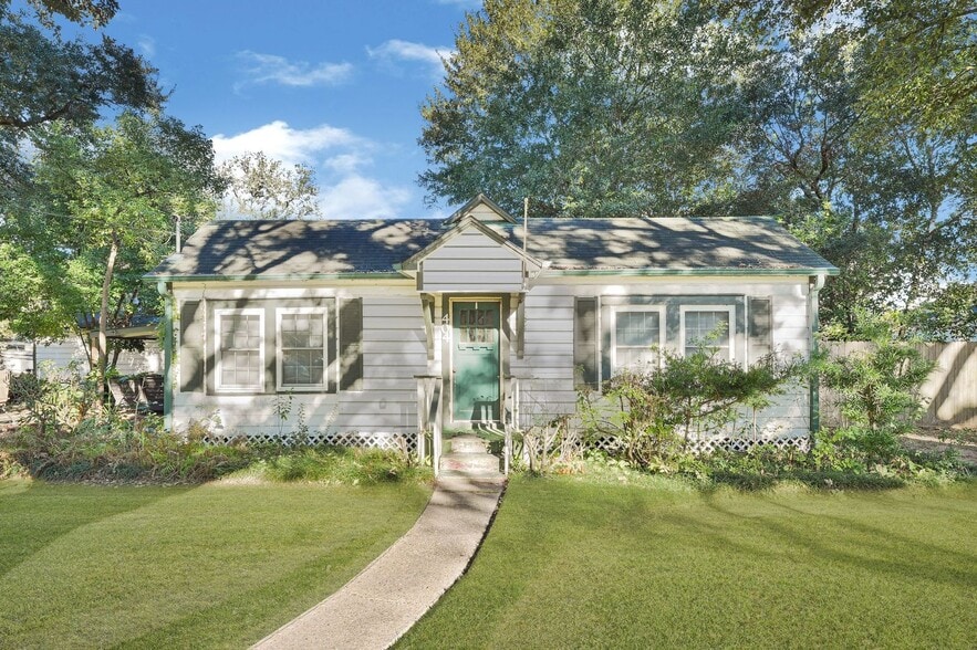 More Photos Of 404 W 3rd St, League City Manufactured Housing Mobile Home Park For Sale