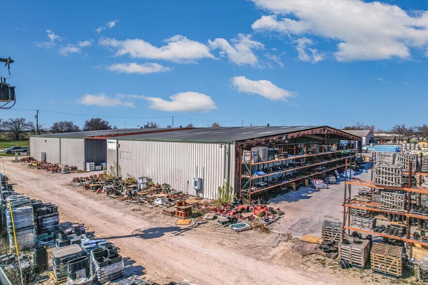 More Photos Of 2259 Innovation Blvd, Hutto Warehouse For Lease